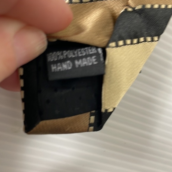 Milano Moda handmade diagonally striped tan and brown tie - Picture 4 of 7